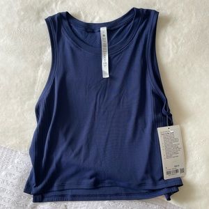 NWT lululemon train to be tank. Size 6